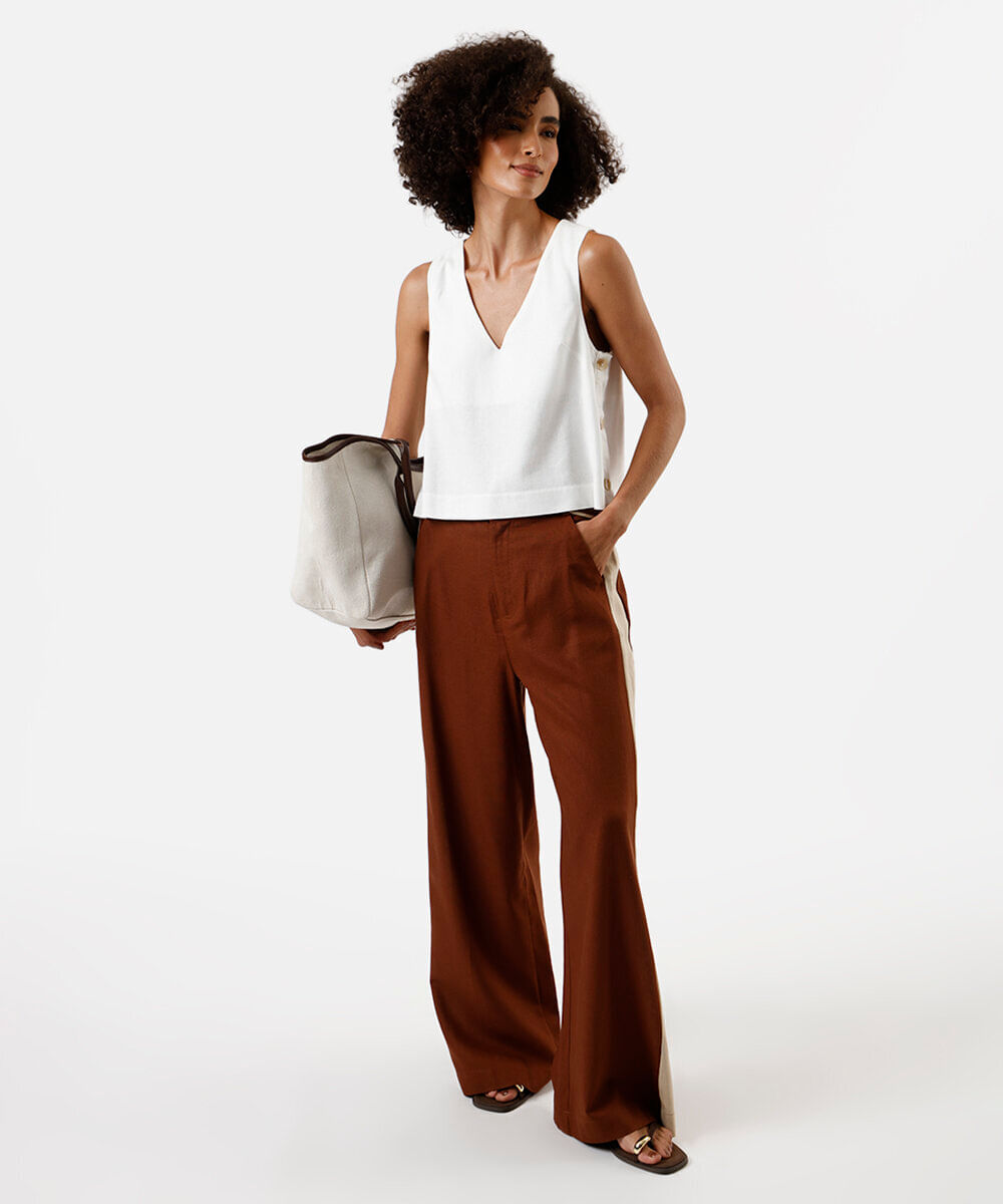 regata feminina com linho decote v off white