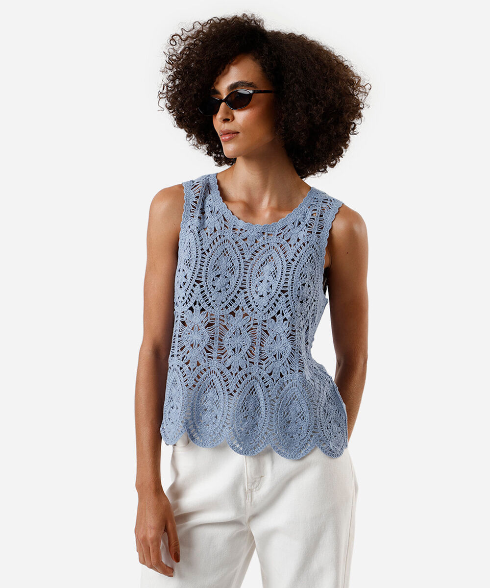 regata feminina de crochê floral azul