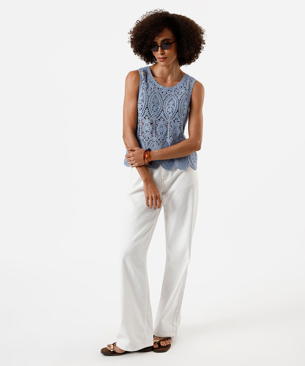 regata feminina de crochê floral azul