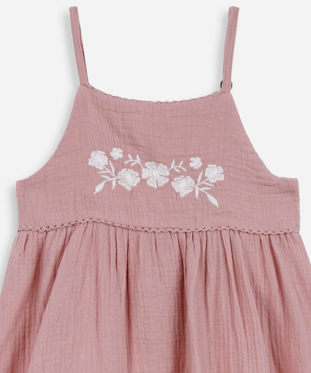 vestido infantil evasê com bordados e alças finas rosa