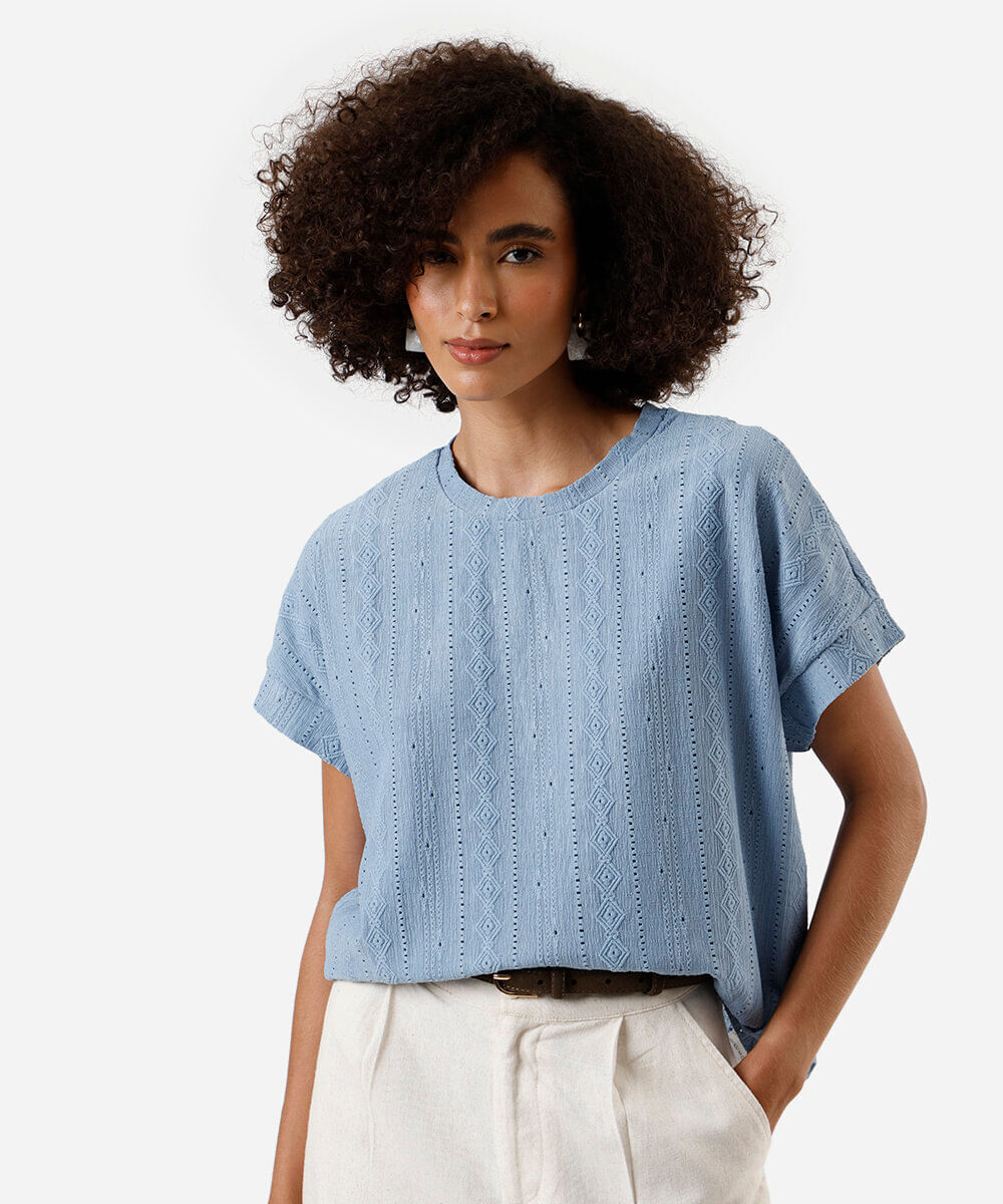 blusa feminina manga curta  texturizada azul
