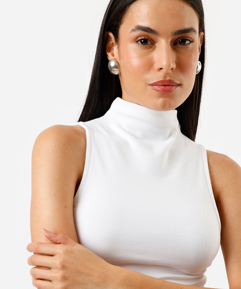 Blusa feminina gola alta canelada off white