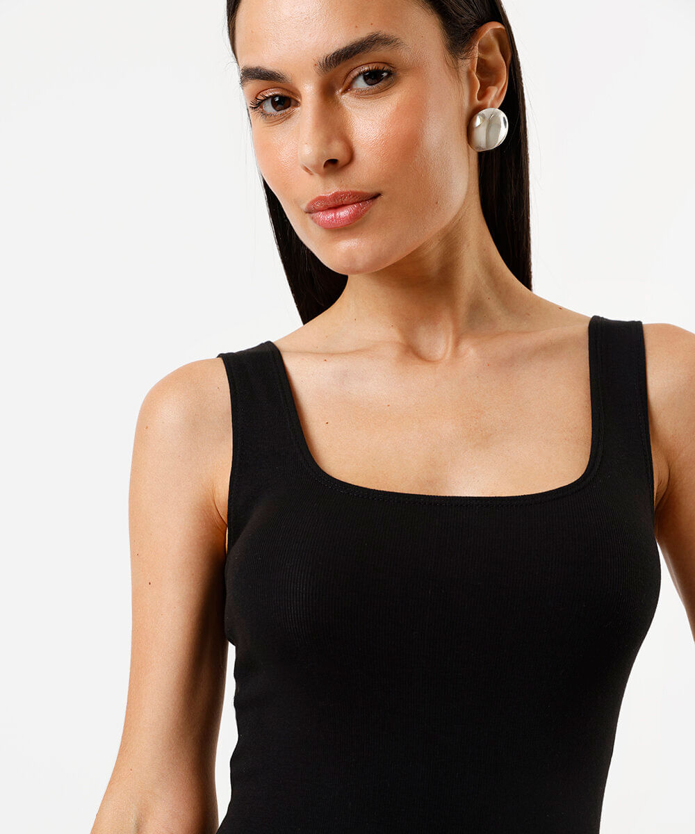 vestido feminino curto decote quadrado preto