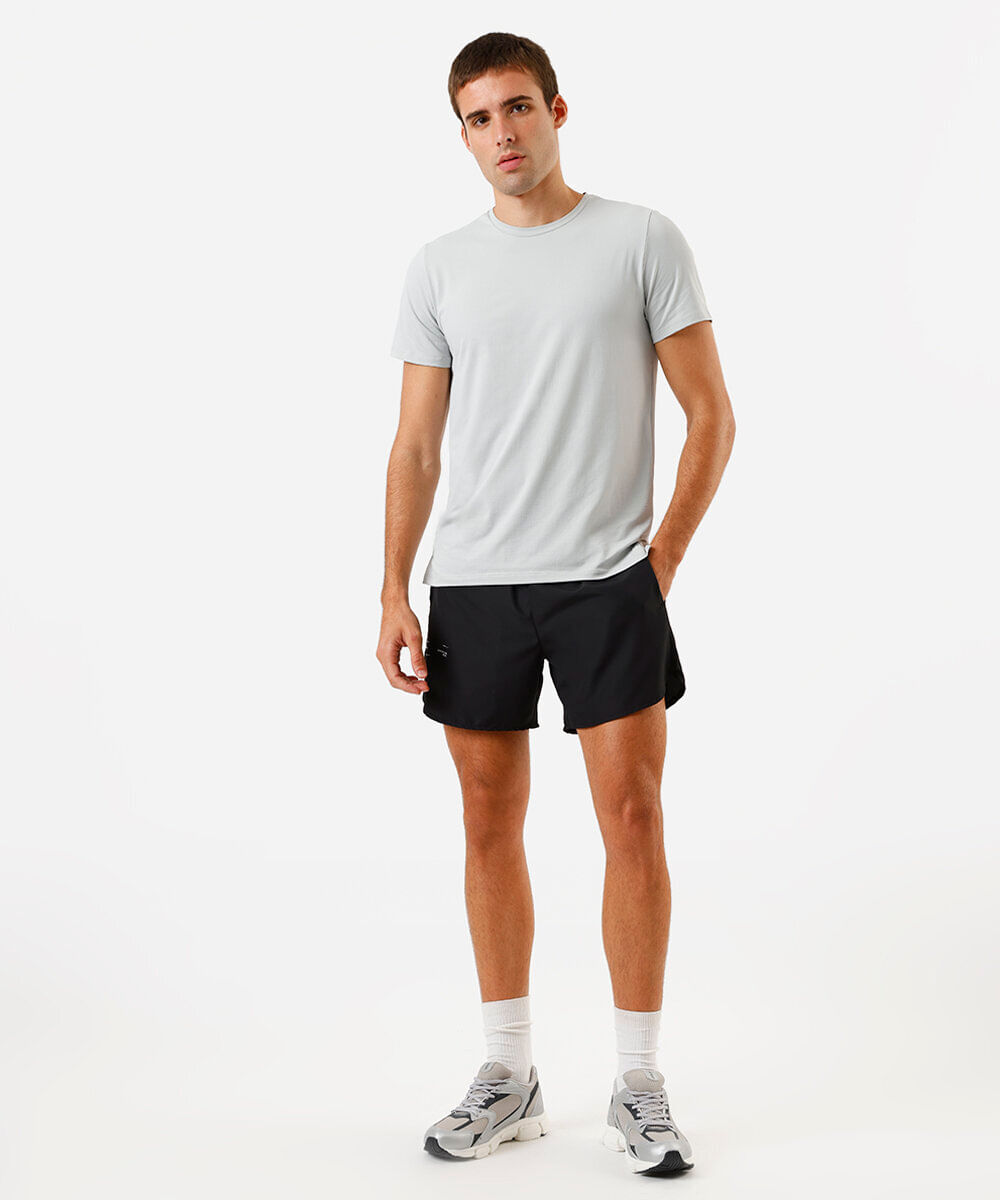 camiseta masculina de poliamida esportiva cinza