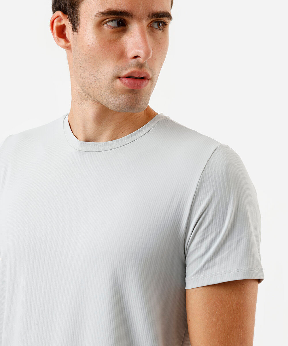 camiseta masculina de poliamida esportiva cinza