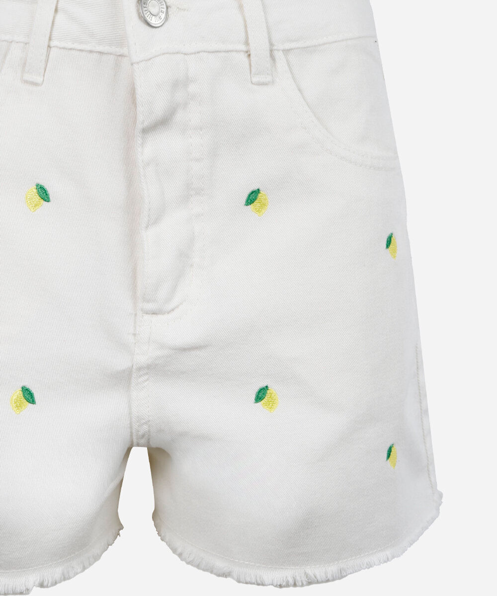 short jeans juvenil com limões bordados branco