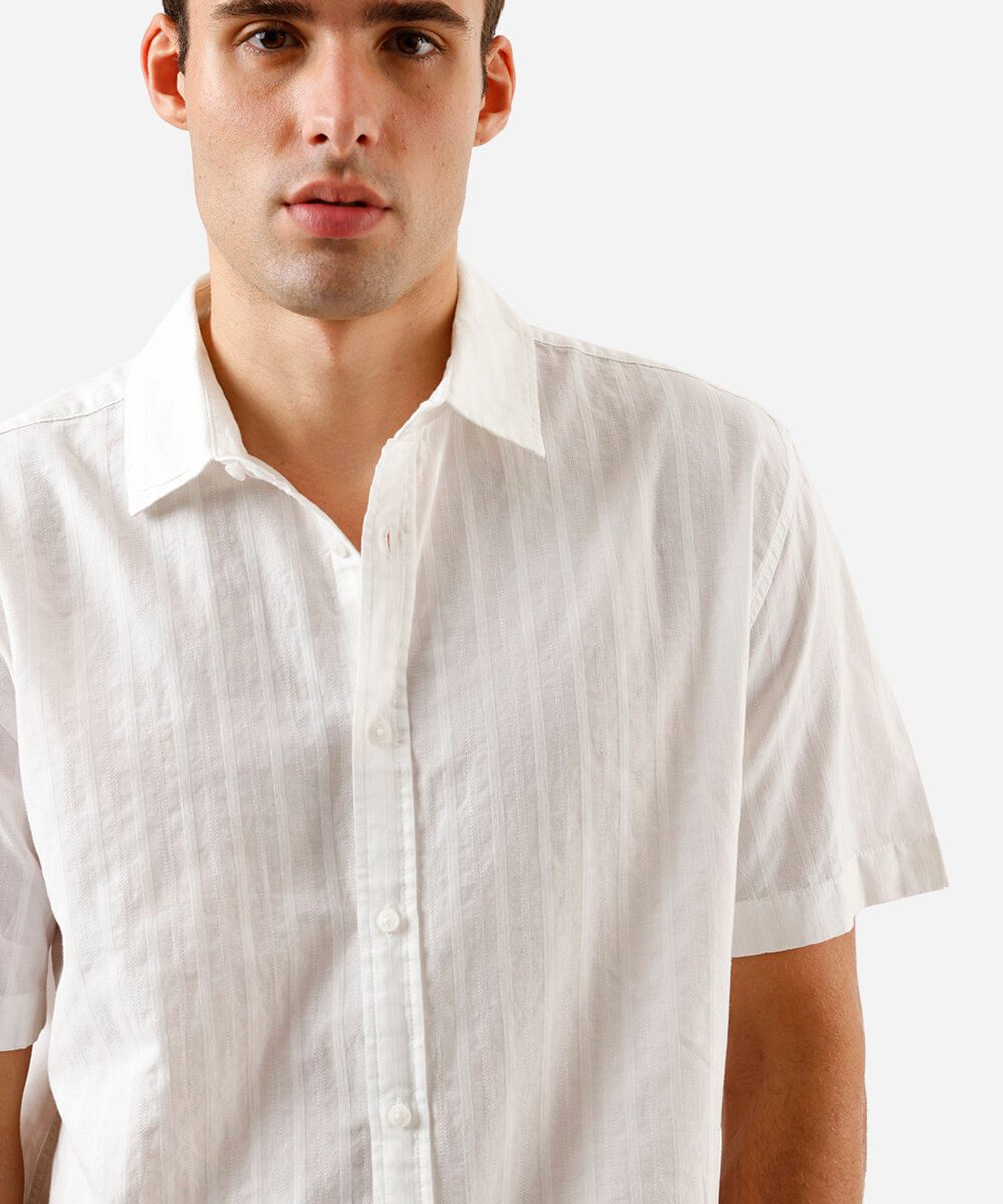 camisa masculina de algodão manga curta texturizada listrada off white