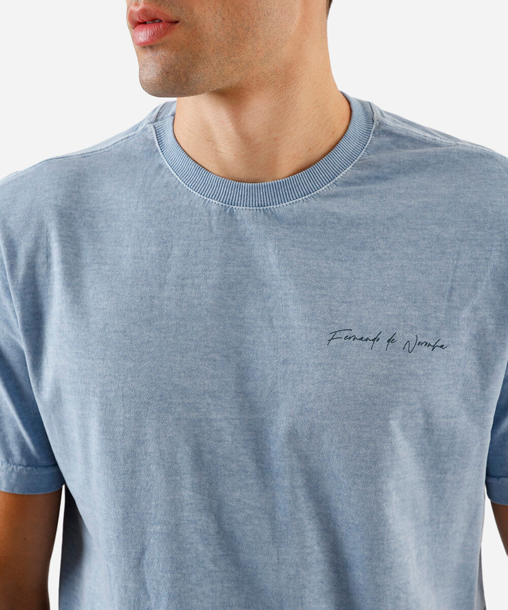 camiseta masculina de algodão estampada estonada azul