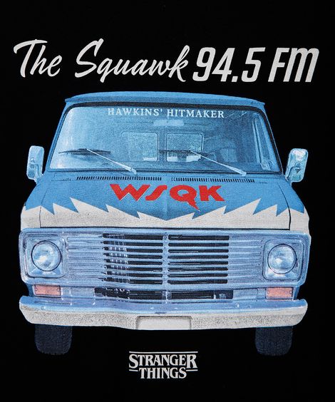 camiseta infantil stranger things estampa rádio squawk preta