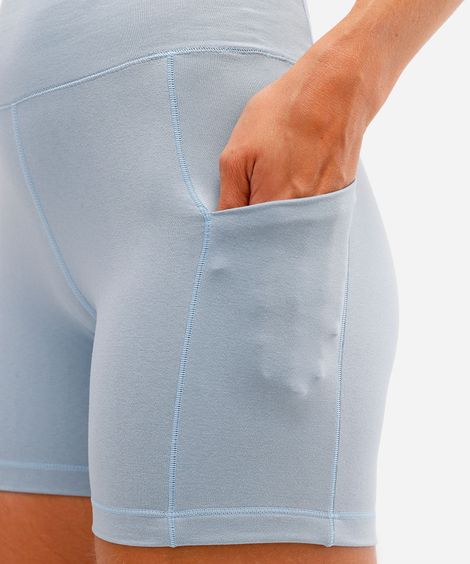 bermuda feminina esportiva com bolsos azul