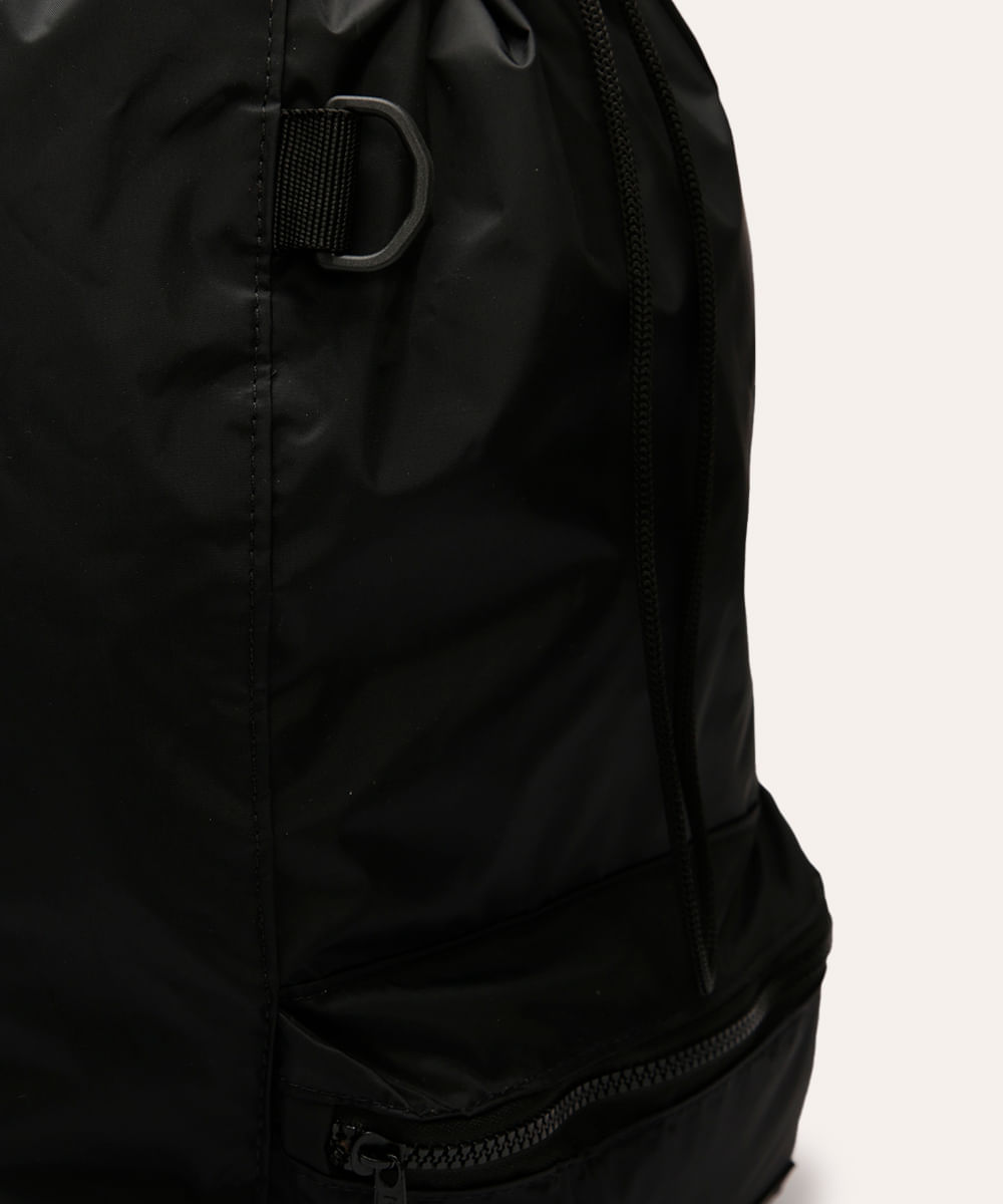 mochila saco com bolso preta