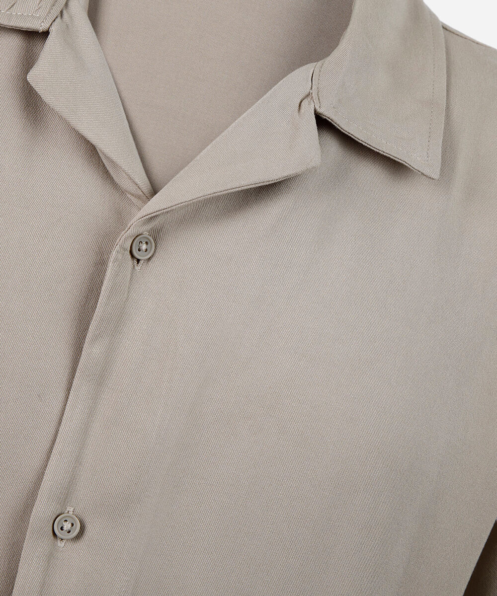 camisa juvenil oversized bege
