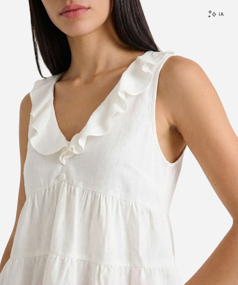 Bata feminina com recortes e babados com linho off white