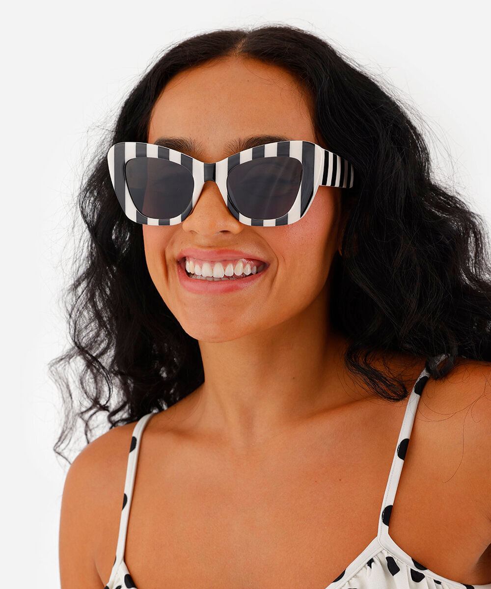 óculos de sol gatinho listrado colorido