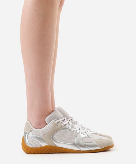 tênis casual com recortes e cadarço duplo ace prateado