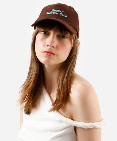 boné aba curva de sarja bordado marrom