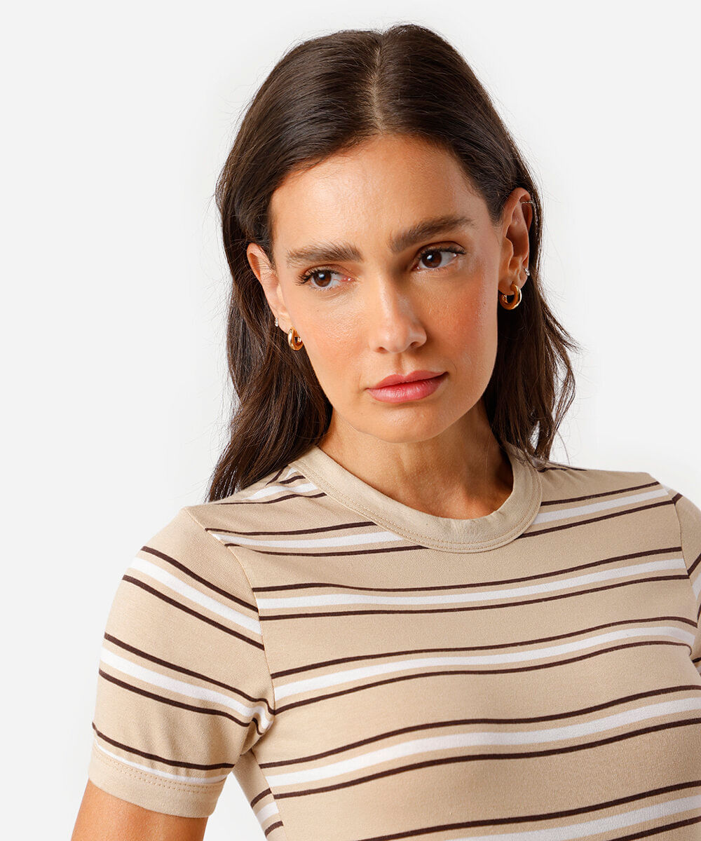 camiseta feminina básica três listras bege
