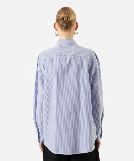 camisa feminina com martingale listrada off white