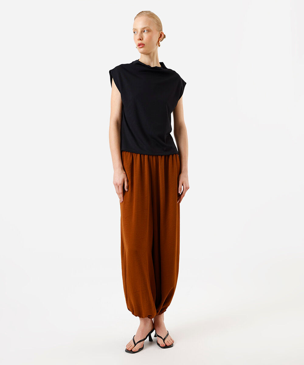blusa feminina de viscose decote degagê preta