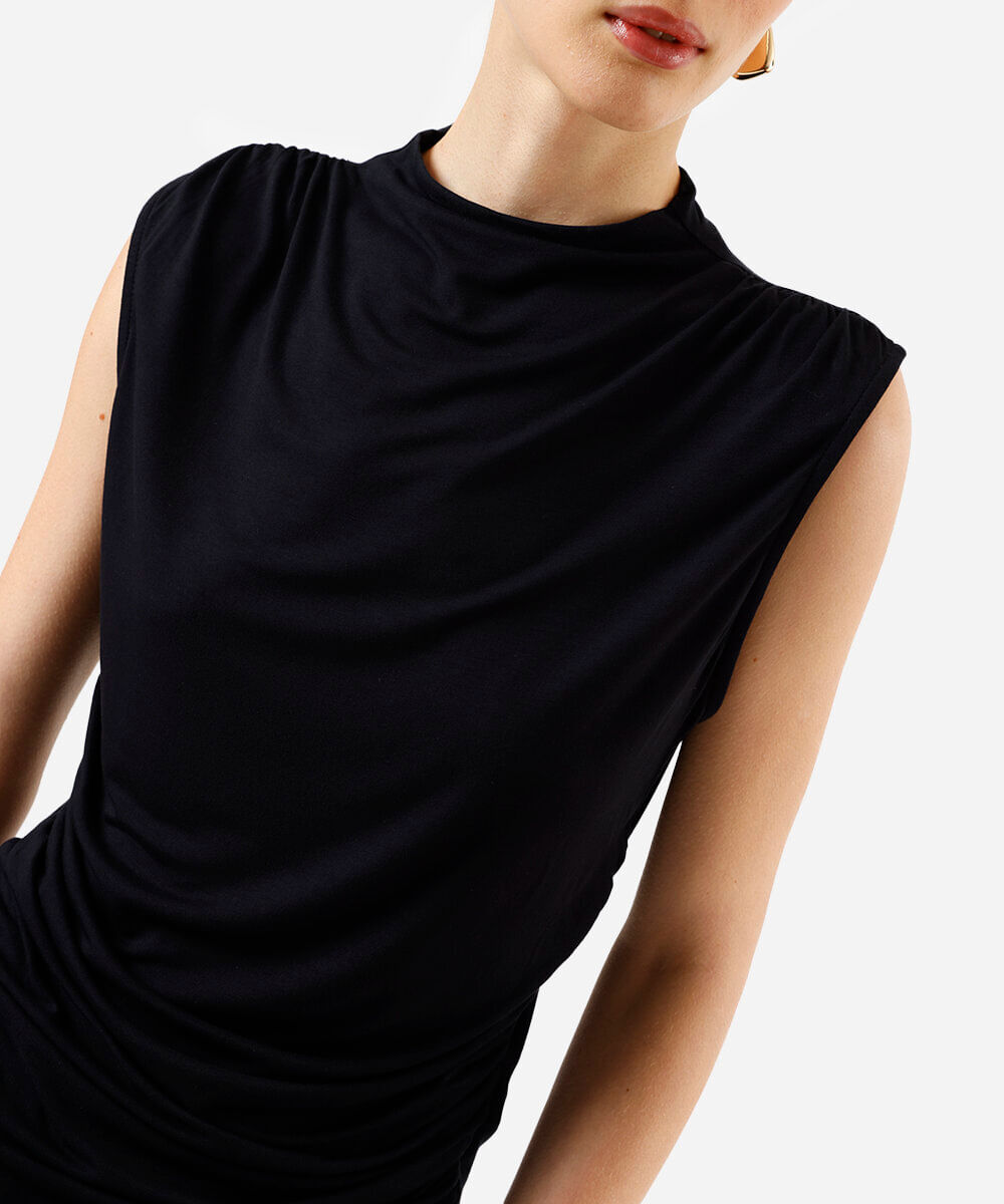 regata feminina de viscose com franzidos preta