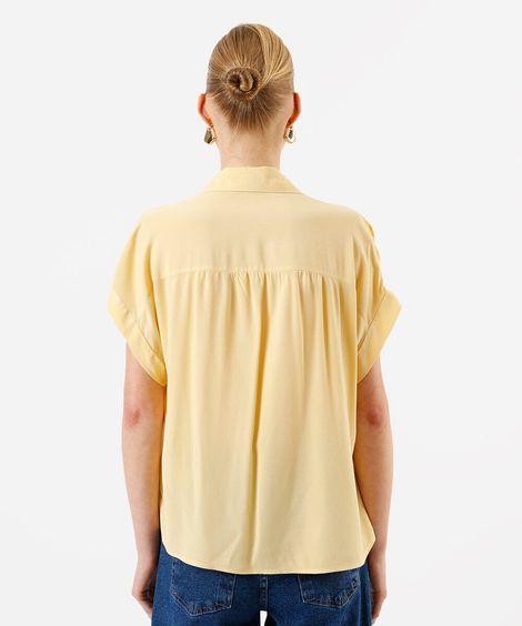 camisa feminina de viscose manga curta texturizada amarela