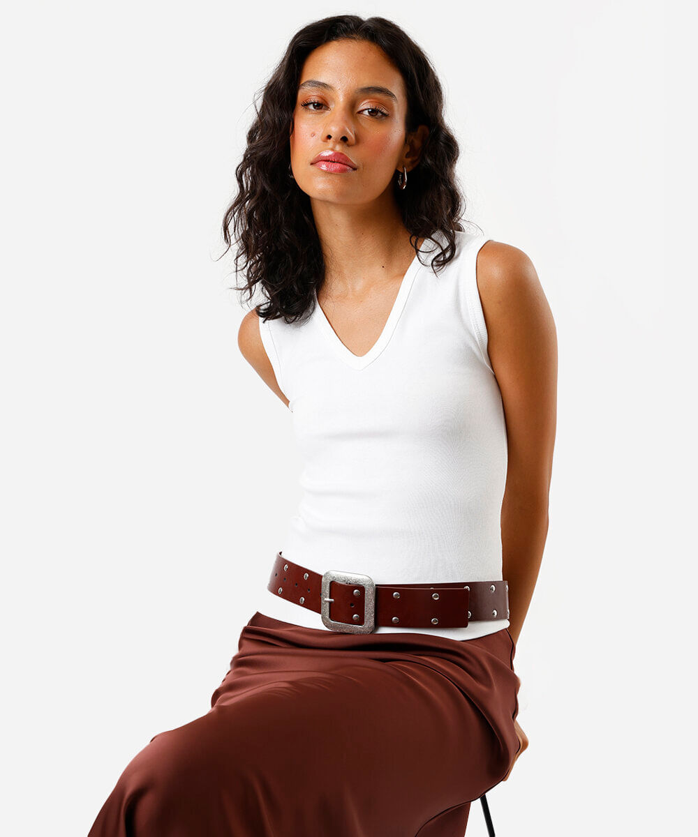 regata feminina cavada decote v off white