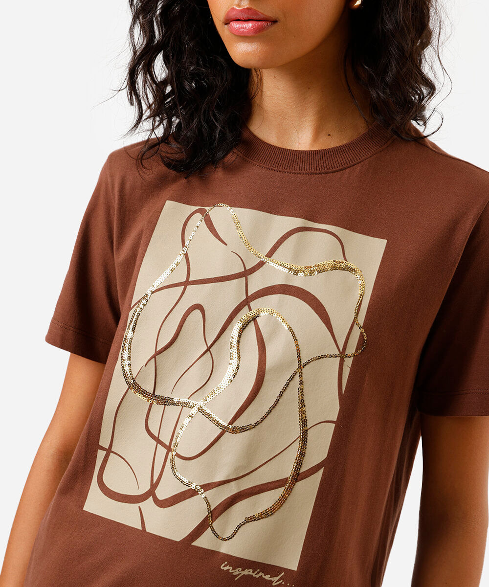camiseta feminina com paetê marrom
