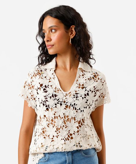 polo alongada feminina de crochê floral bege