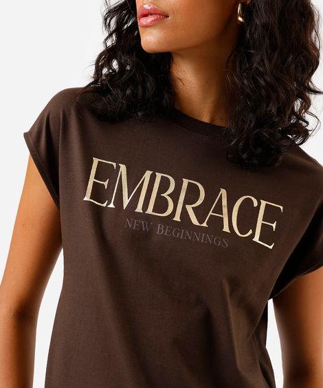 camiseta feminina embrace marrom