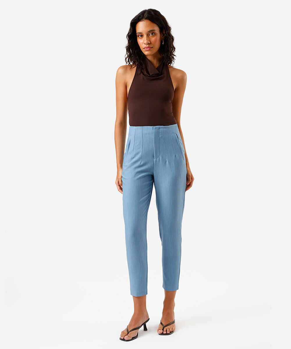 calça feminina de alfaiataria reta afunilada azul