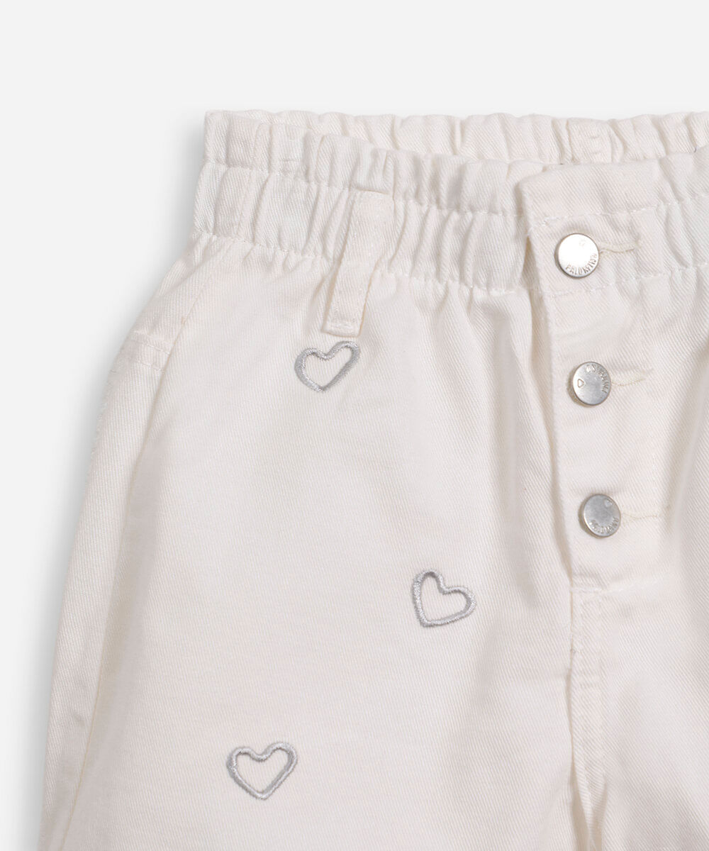 short infantil clochard bordado de coração off white
