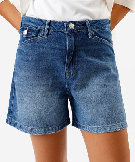 short mom feminino jeans bolso com lapela azul