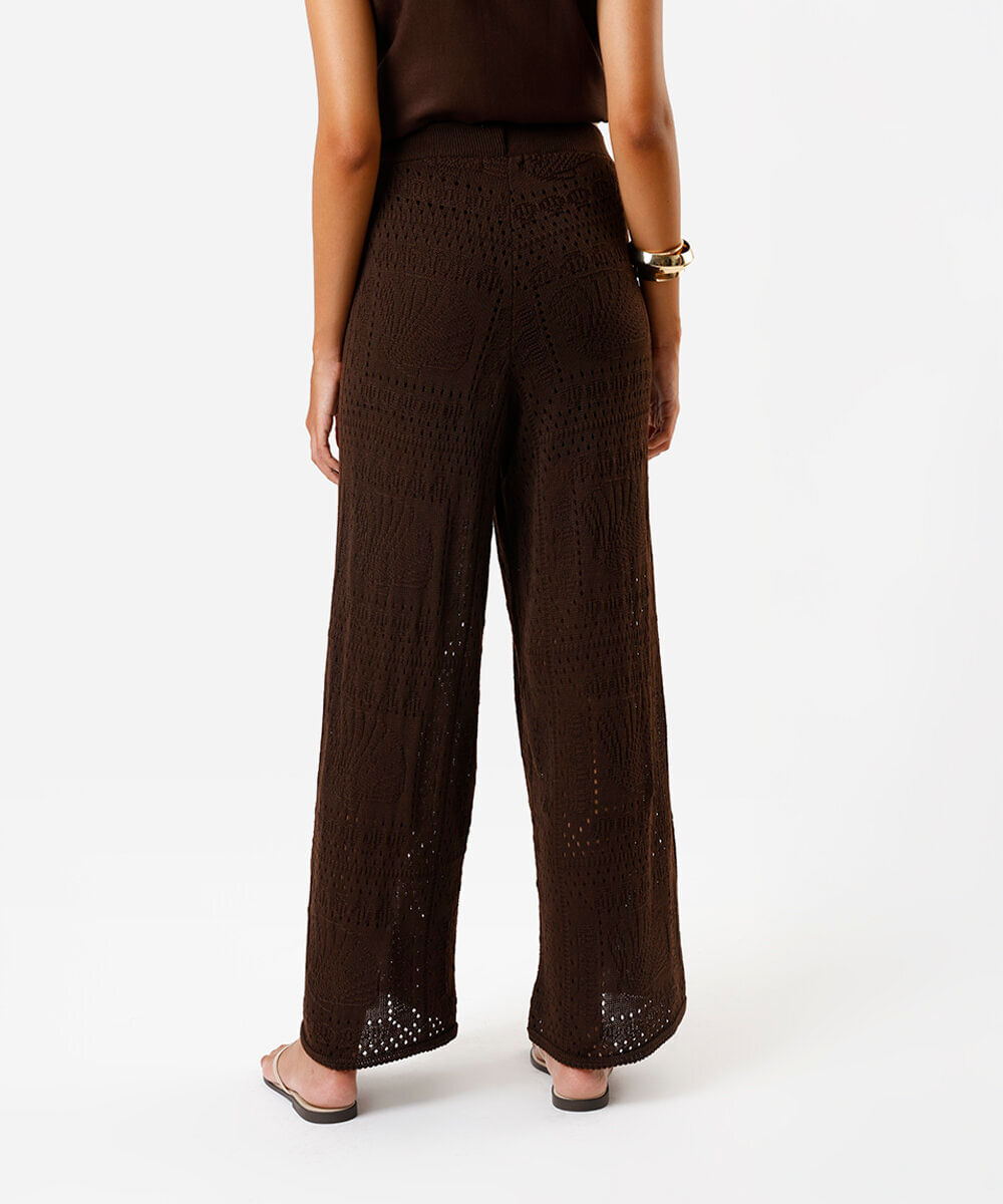 calça pantalona de tricot floral texturizada marrom