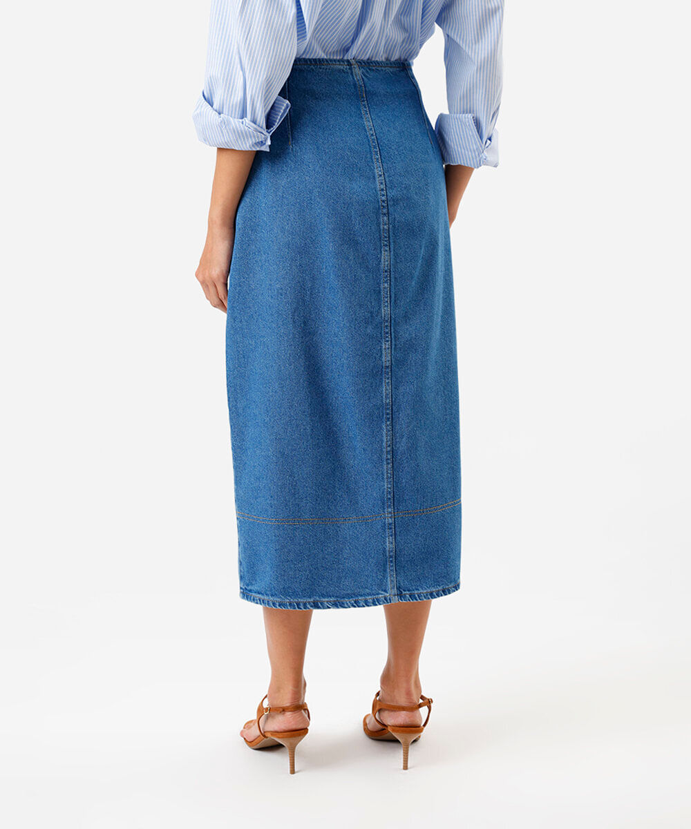 saia jeans transpassada com botões azul