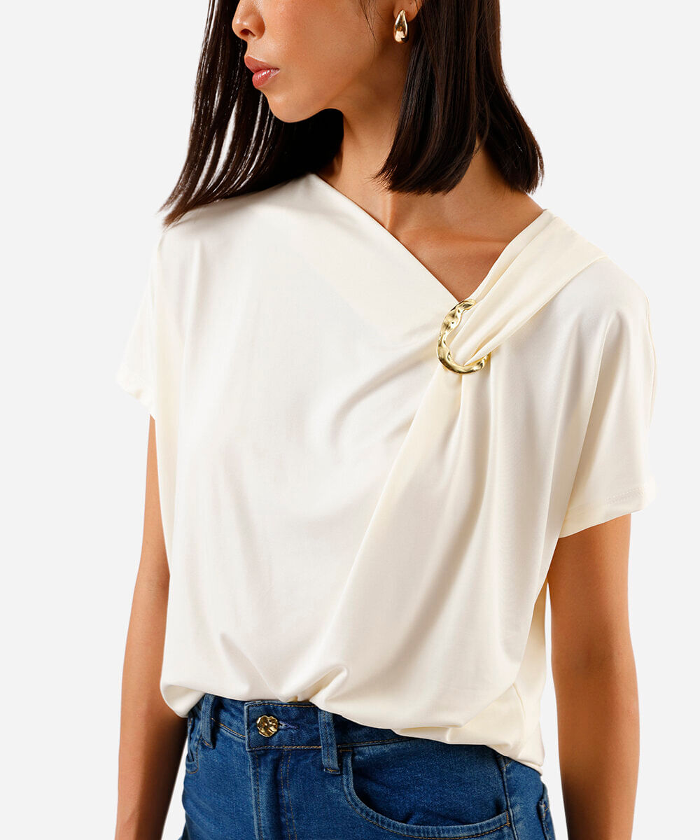 blusa feminina com detalhe em metal off white