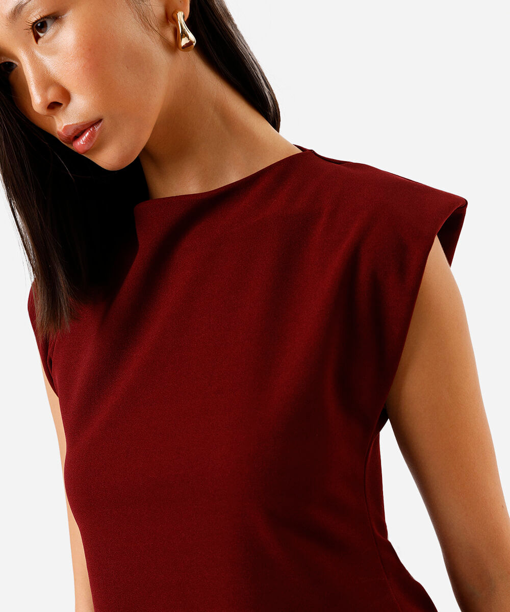 blusa peplum feminina com ombreiras vinho