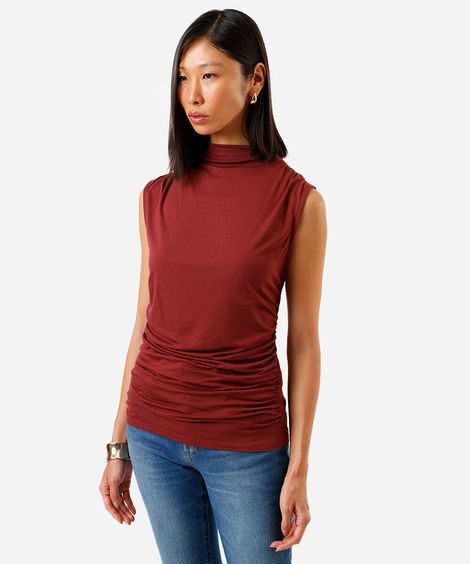 regata feminina de viscose com franzidos vinho