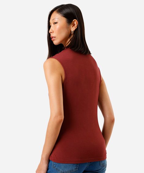 regata feminina de viscose com franzidos vinho