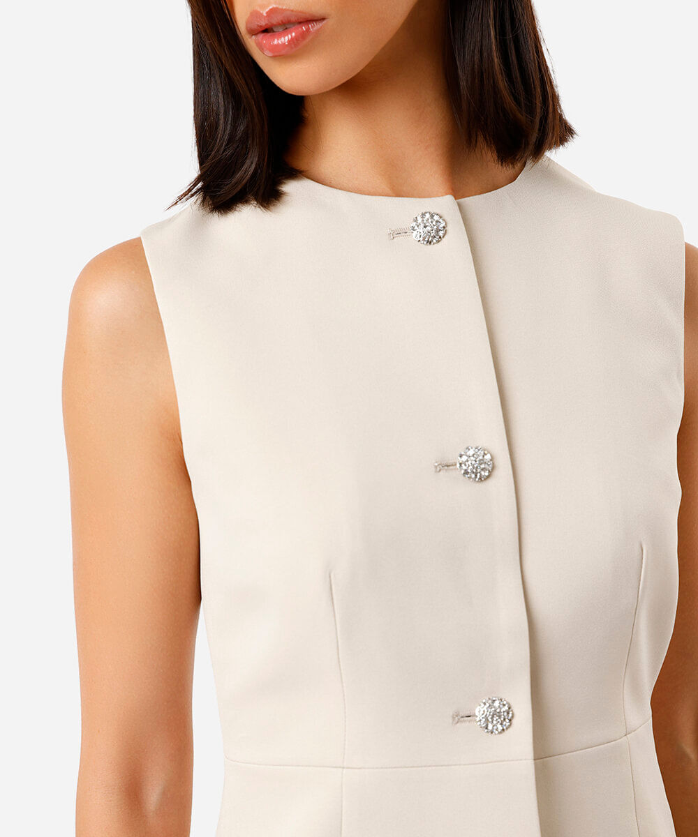 colete feminino de alfaiataria com botões de strass bege