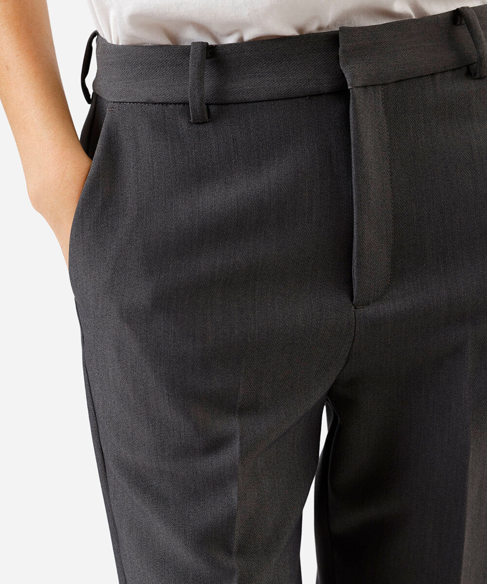 calça de alfaiataria feminina cinza