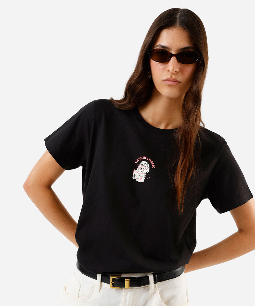 camiseta feminina regular caseiraholic preta