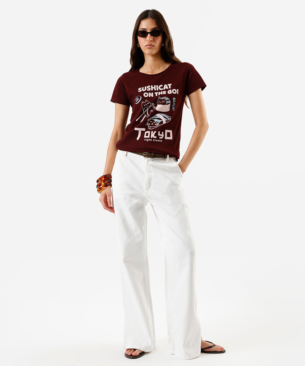 camiseta feminina de algodão estampada vinho