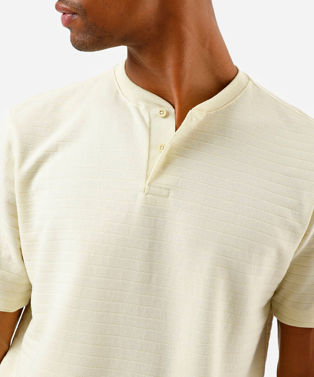 camiseta masculina henley listrada amarela
