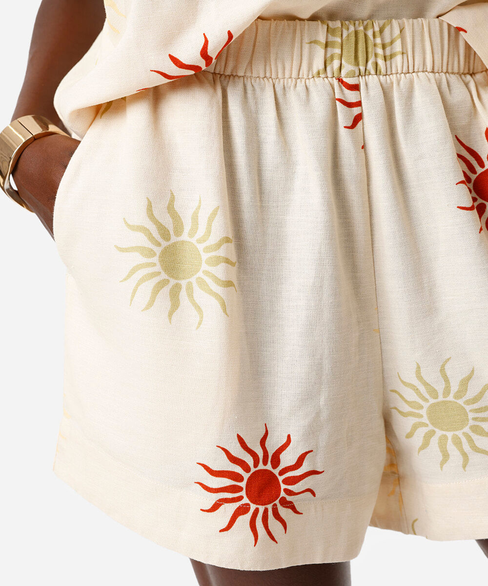 short feminino com linho cós elástico estampado bege