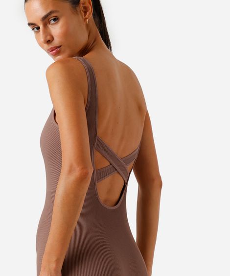 macaquinho feminino esportivo com compressão marrom