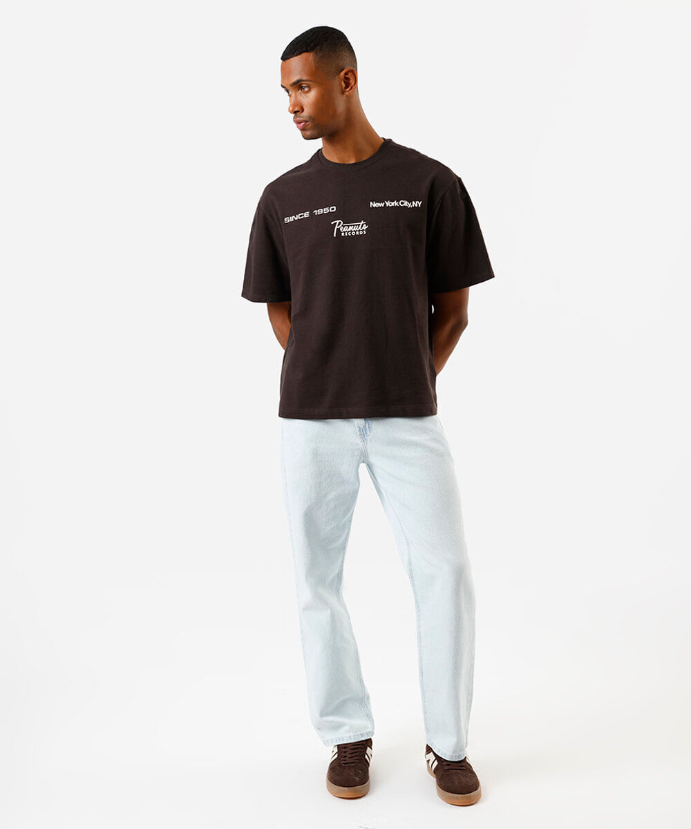 camiseta masculina box fit peanuts records marrom
