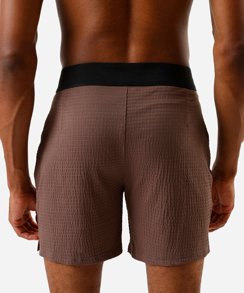 short masculino esportivo texturizado marrom