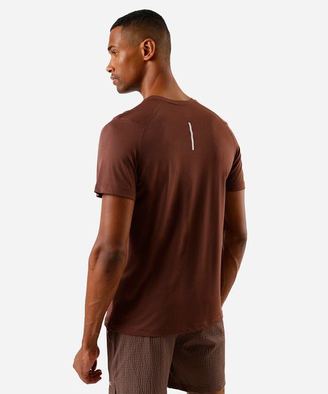camiseta esportiva masculina manga raglan marrom
