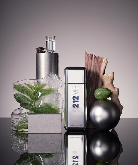 Perfume Carolina Herrera 212 VIP Men Masculino Eau de Toilette 200ml  Único