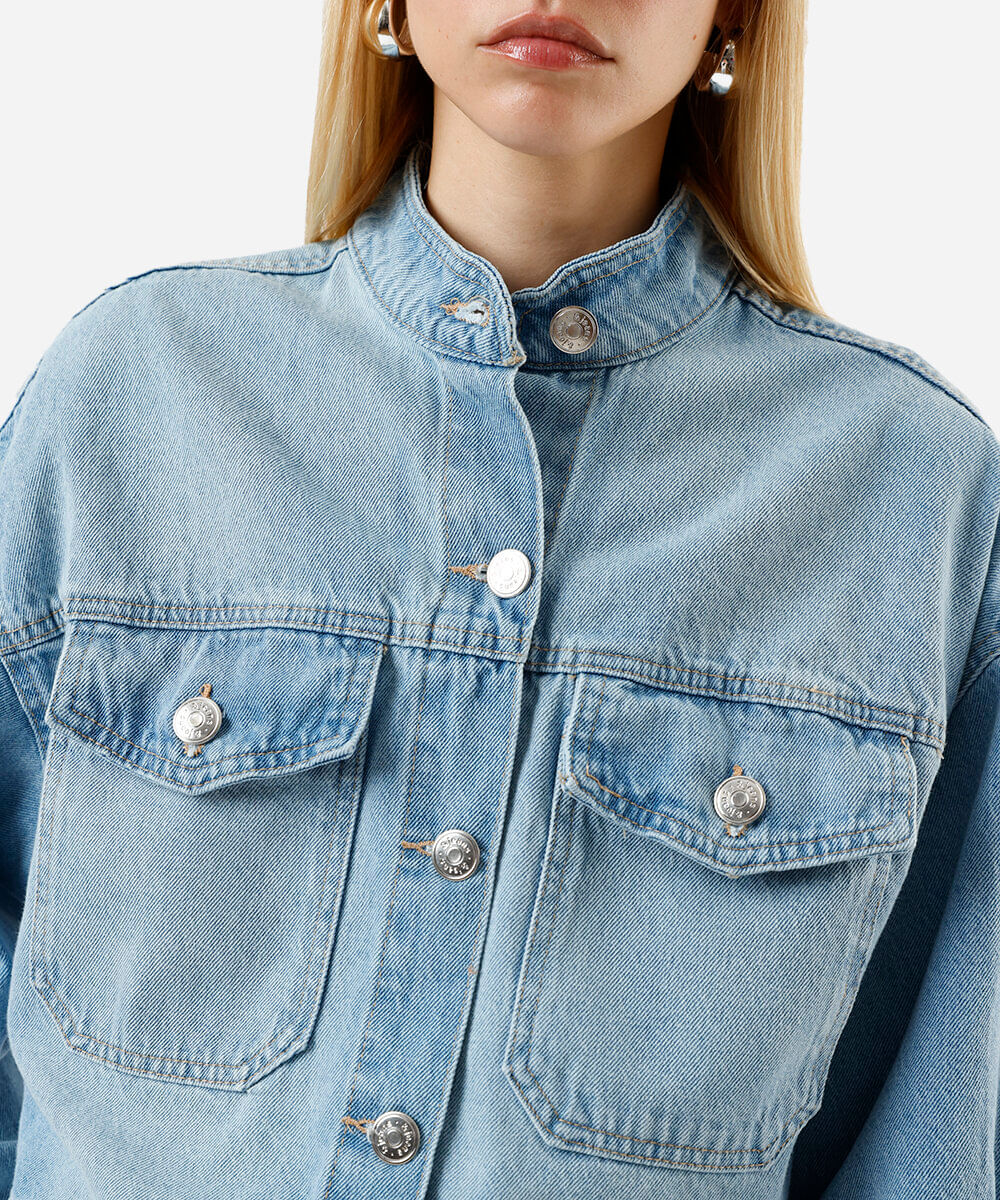 jaqueta jeans com pregas azul